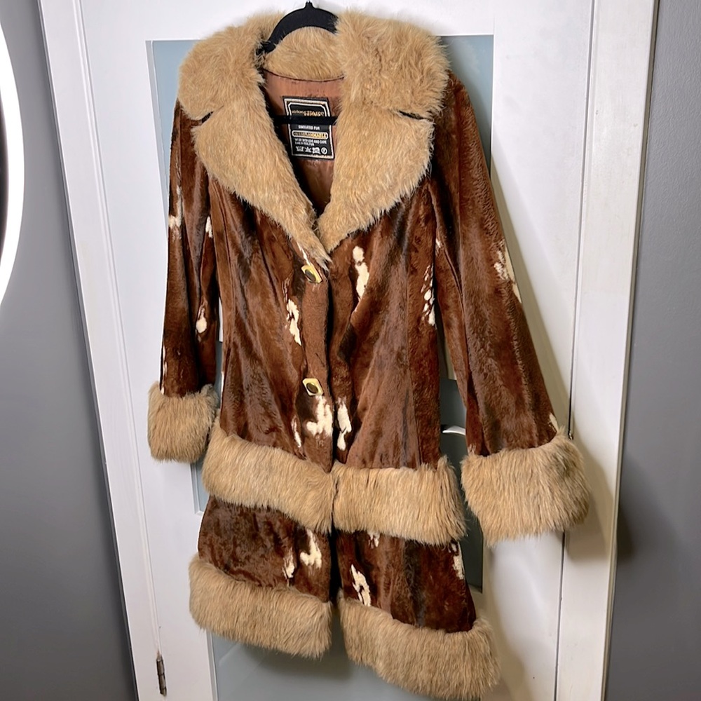 A TRUE vintage piece! Don’t let this one slip away!!